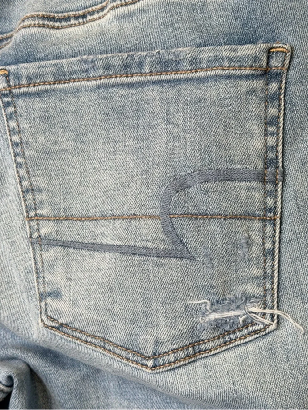 AE Factory Distressed Ripped Busted Knees Light Wash Super Stretch Skinny Jeans - Picture 8 of 14